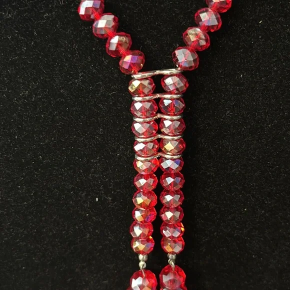 Gorgeous pink/Red Aurora Botealis 30” faceted bead dangle necklace